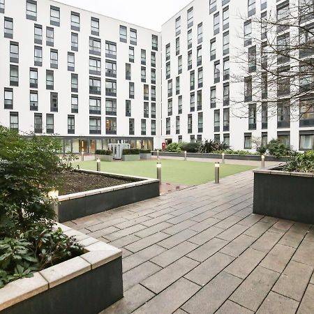 Sterling Court In Wembley London Kültér fotó