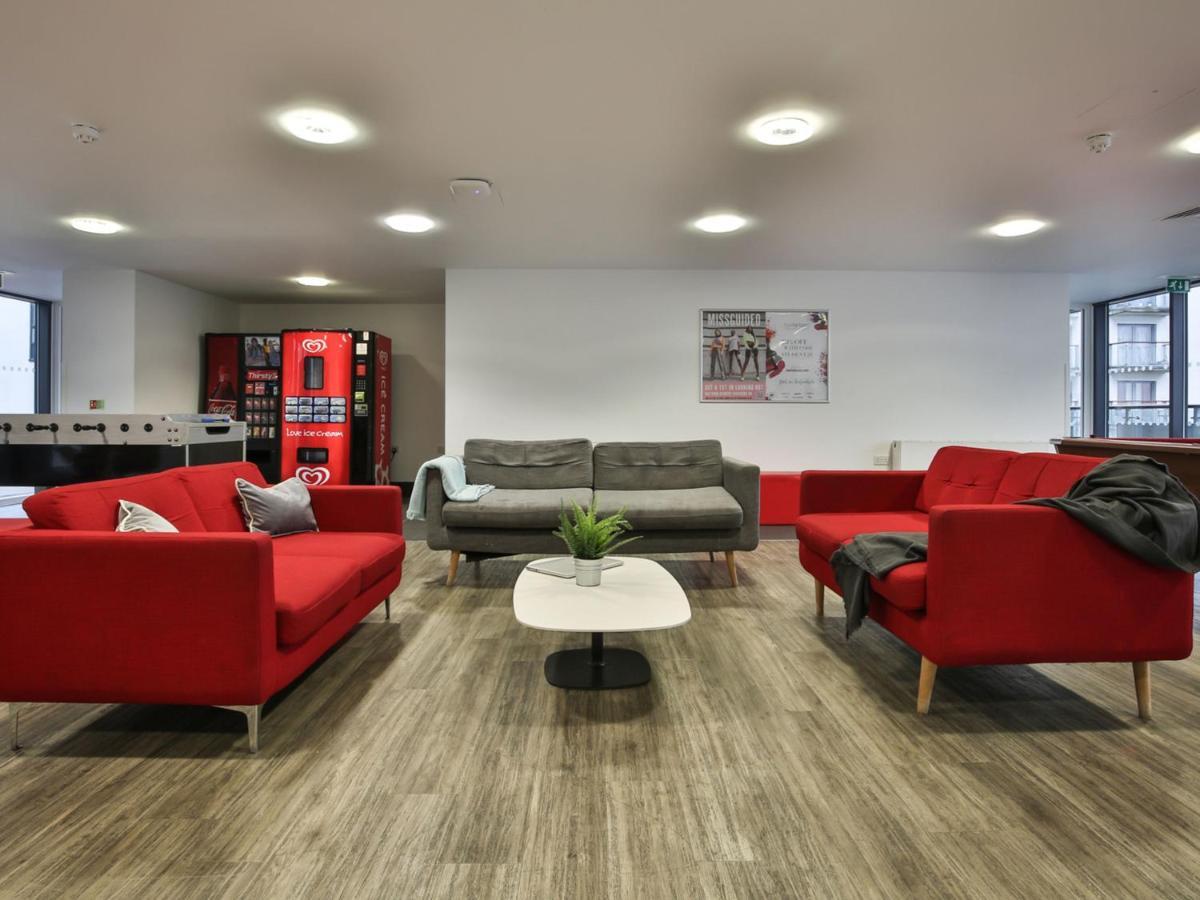 Sterling Court In Wembley London Kültér fotó